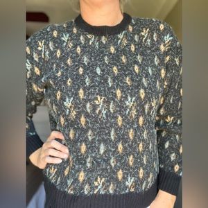 Tundra 100% virgin‎ wool women’s sweater size medium